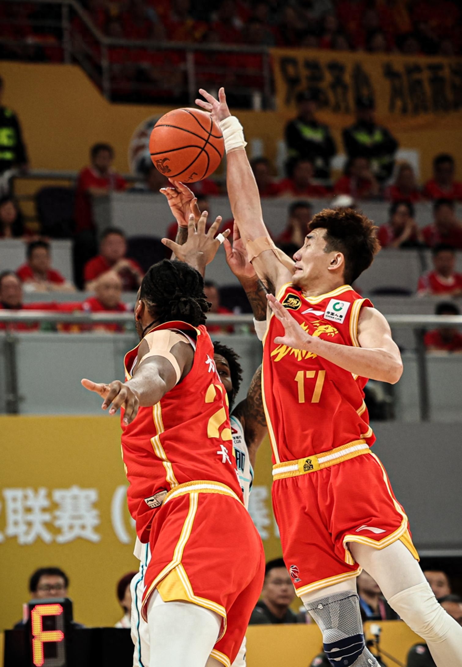 赛后体能课后，广州队单刀错失备战CBA季后赛，目标明确，团队化学反应显著的简单介绍