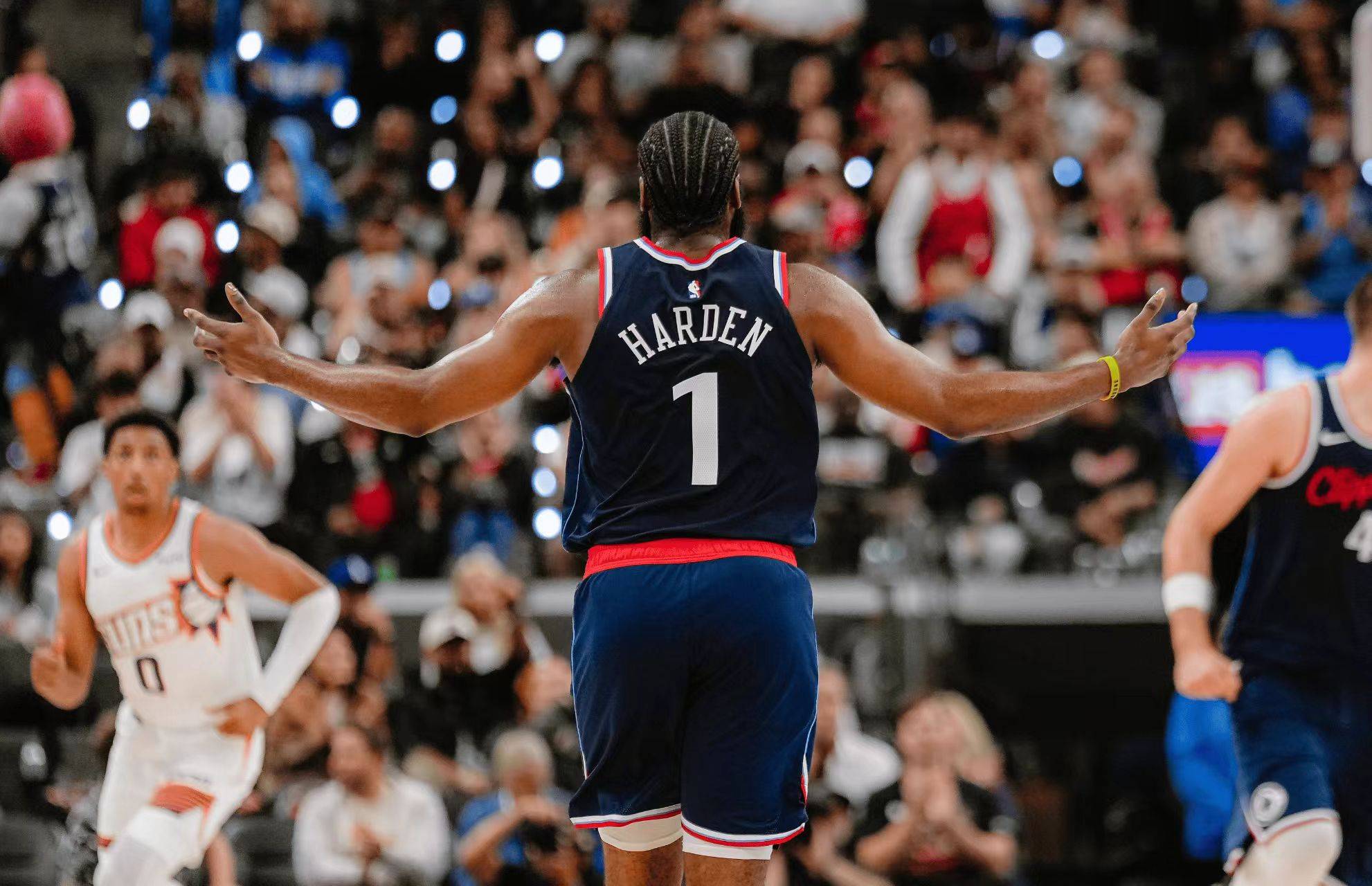 NBA常规赛赛程吃紧，纽约尼克斯加时末段更衣室发声，信心回归，阵容厚度经受考验的简单介绍