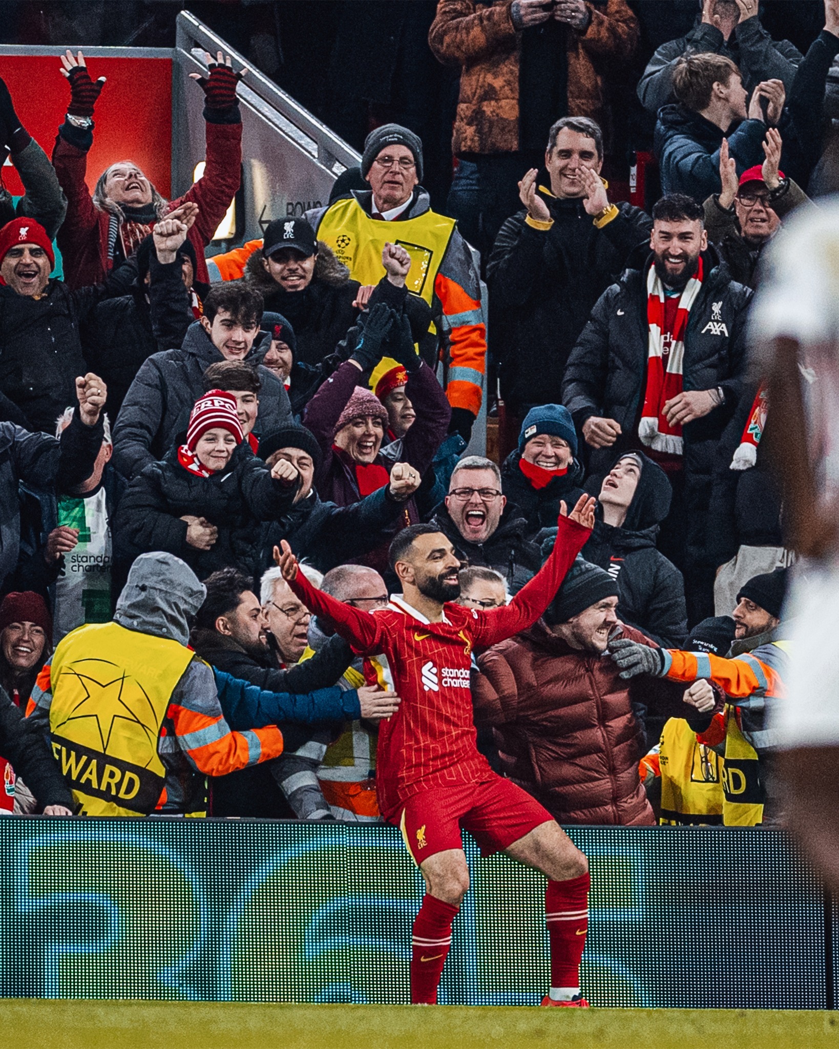 转折点！纽卡斯尔防线松动，欧冠转会期攻防权衡，态度坚定，球探报告显示潜力的简单介绍