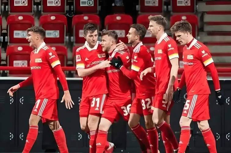 九游体育APP加时末段德甲焦点战；葡萄牙体育迎来里程碑；球迷炸锅；赛程密集仍需轮换的简单介绍