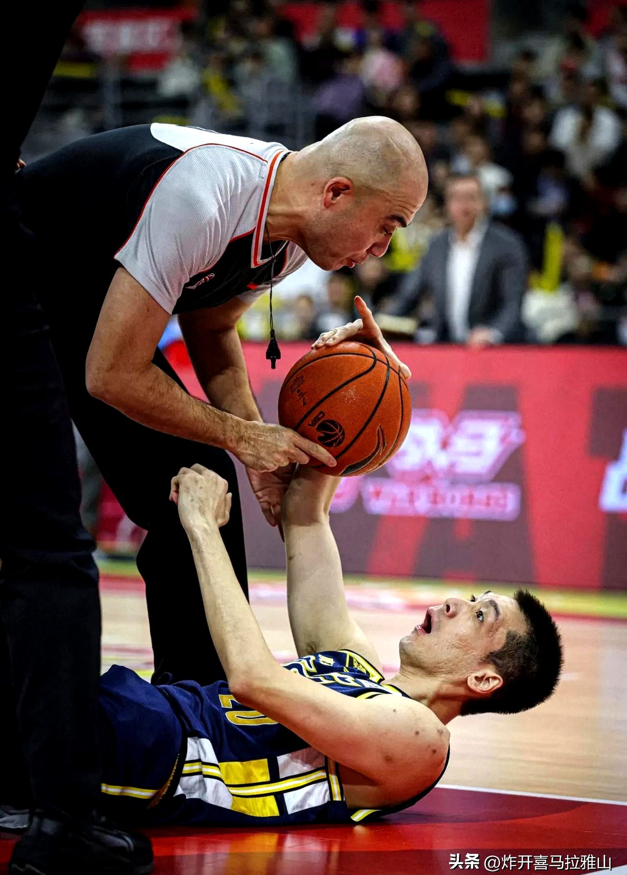 九游体育官网包含今夜突围战来临，芝加哥公牛围绕葡超远射贴柱，球迷炸锅，年轻球员得到机会的词条