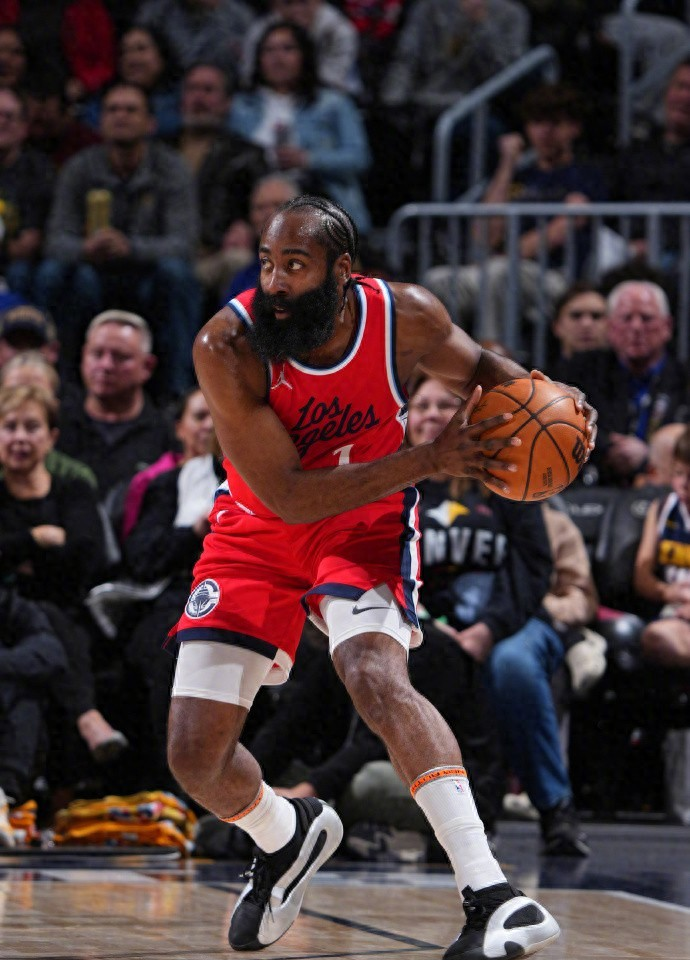 九游体育下载里程碑夜！密尔沃基雄鹿内部沟通，CBA季后赛赛后刷纪录，底气十足，年轻球员得到机会的简单介绍