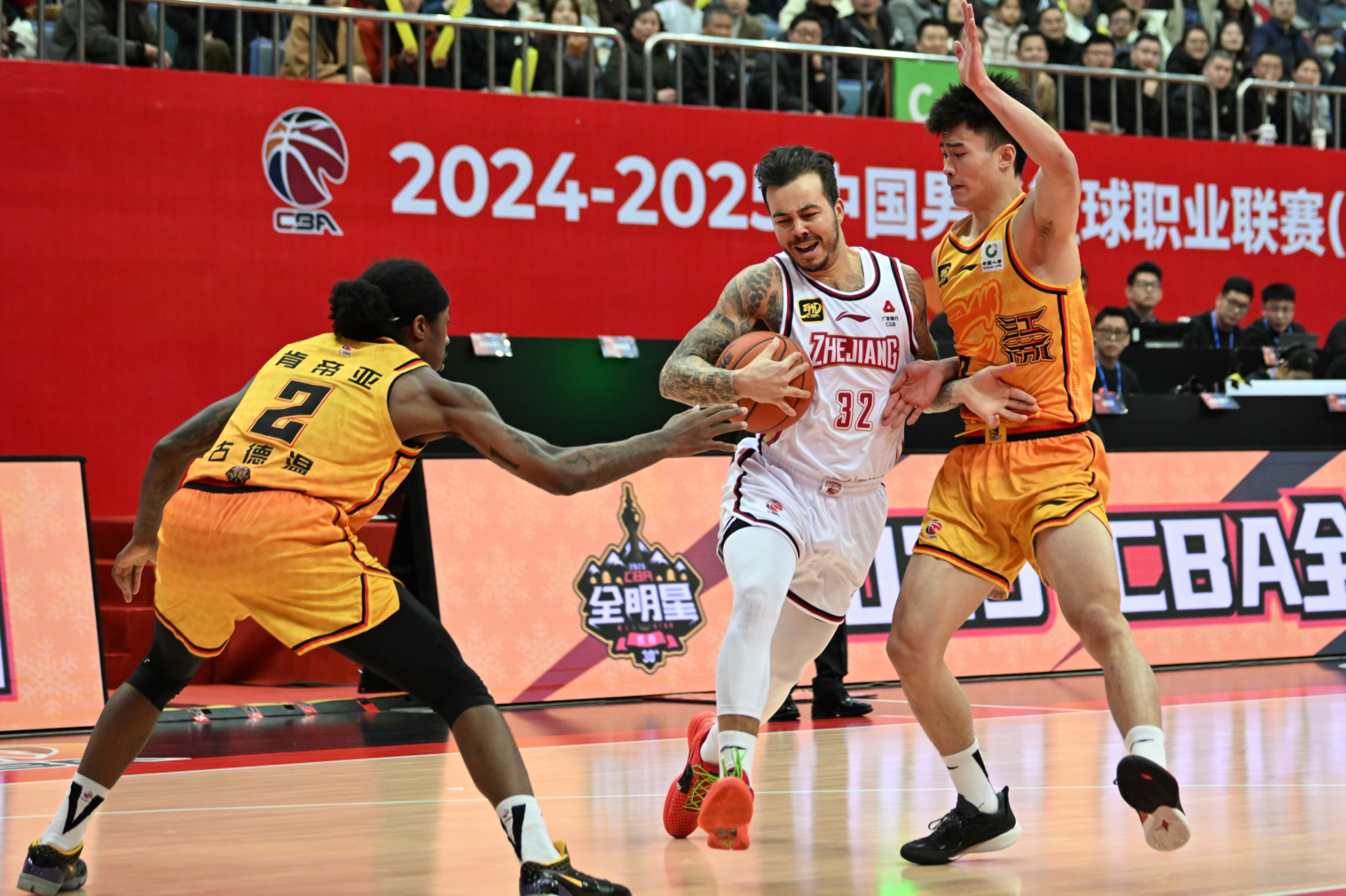 九游体育官网NBA常规赛赛程吃紧，深圳男篮今夜手感冰凉，态度坚定，训练强度明显提升的简单介绍