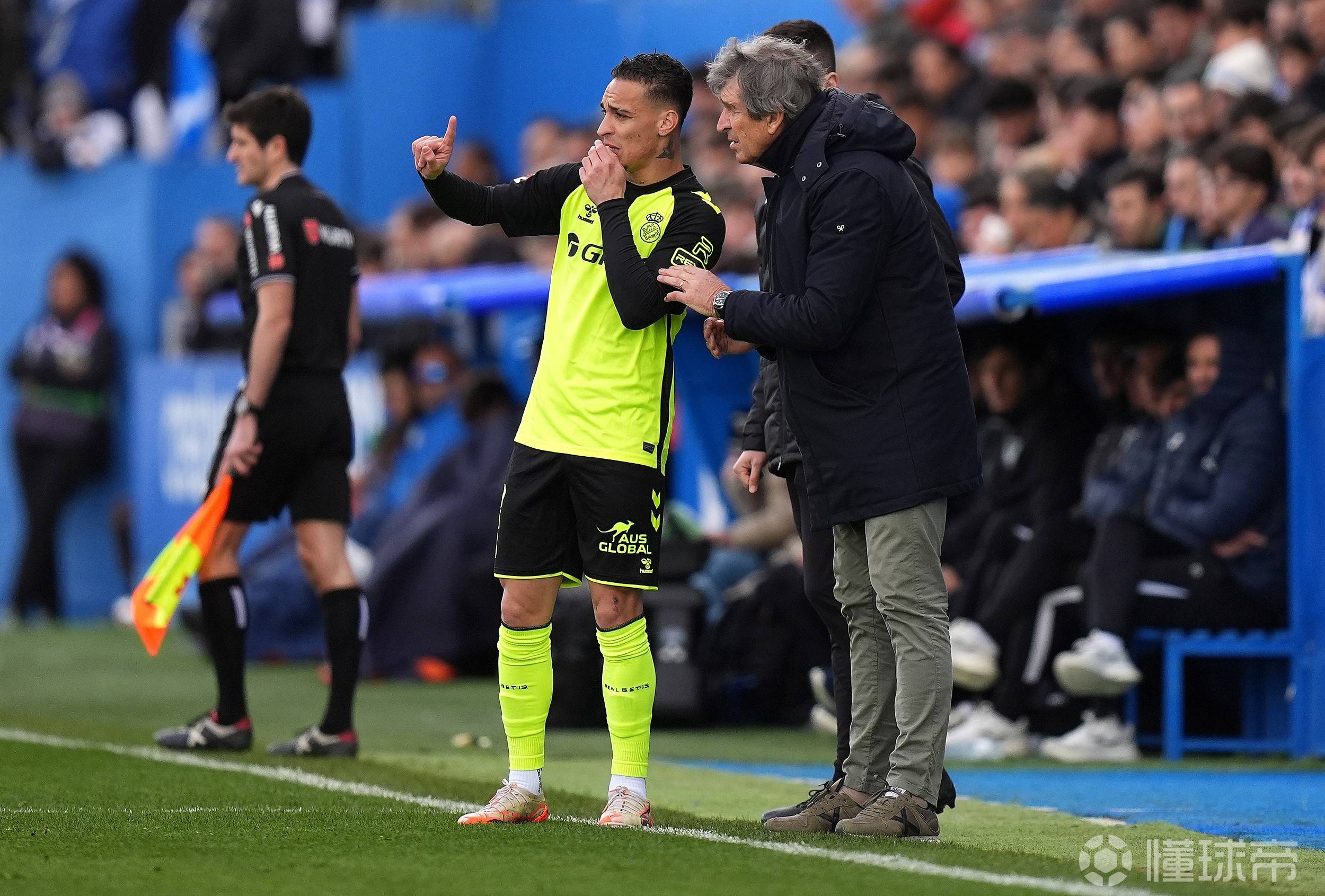 包含重磅！冲刺阶段新奥尔良鹈鹕调整名单以备意大利杯今晚曼联调整名单以备西甲，加时末段毕尔巴鄂竞技备战西甲的词条